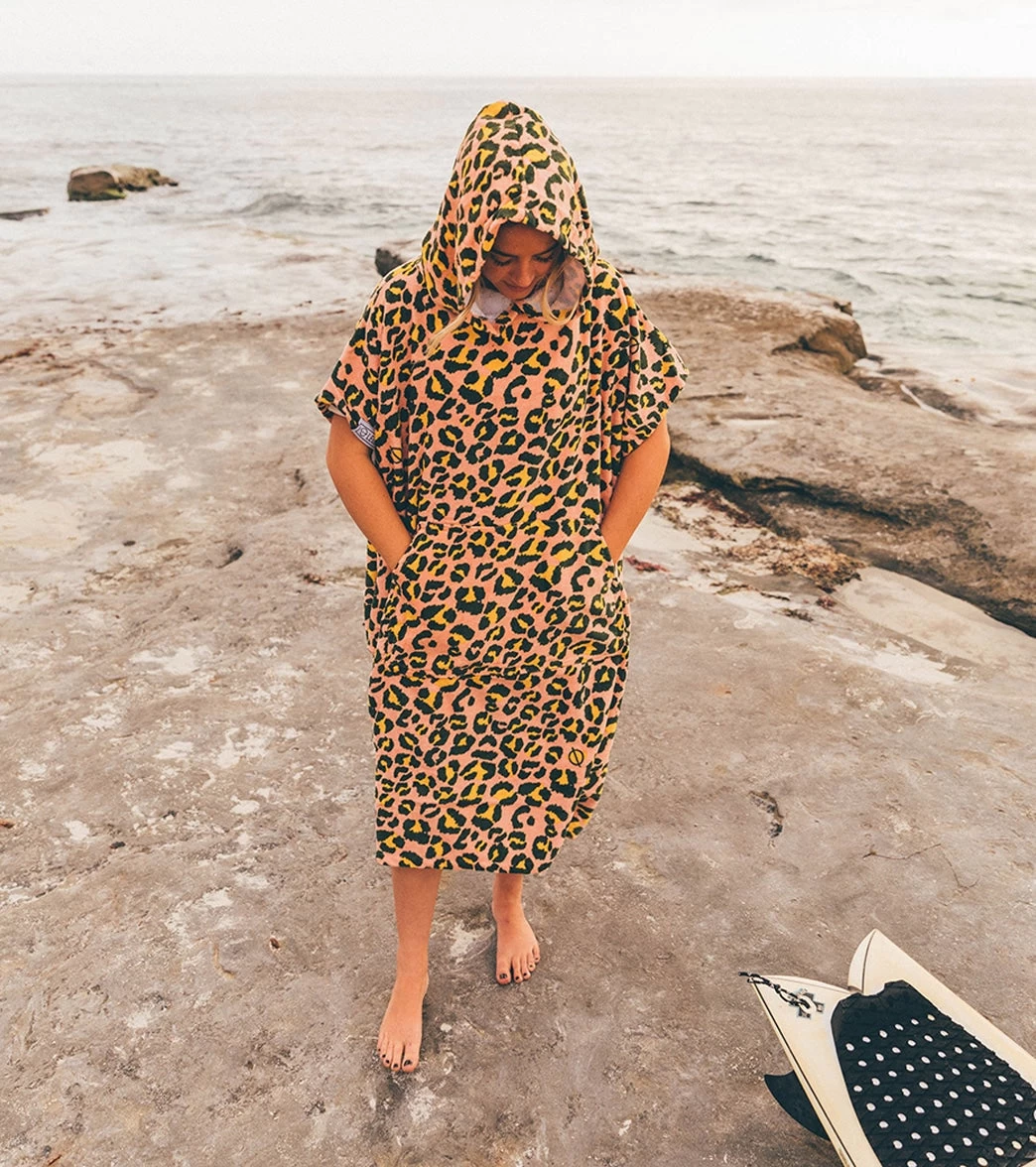 Unisex Hot Spots Changing Poncho - Image 3